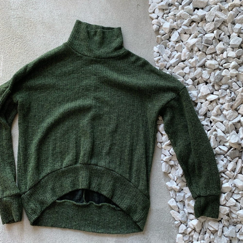 Green turtleneck! Great quality
